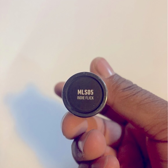 NYX Matte Lipstick Professional Makeup MLS05 Indie Flick - Picture 3 of 3